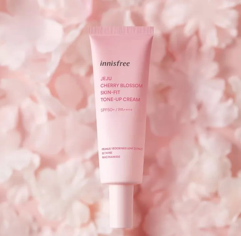 Kem dưỡng ẩm nâng tông làm sáng da và chống nắng innisfree Cherry Blossom Skin-Fit Tone-up Cream SPF50+ PA++++